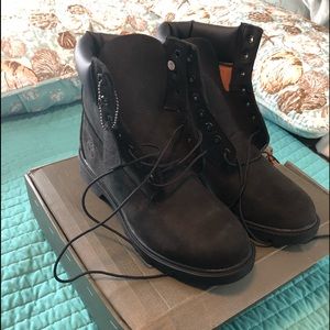 New Timberland Boots, Black, 9M